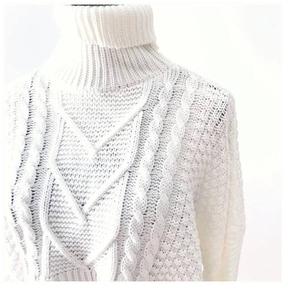 NWOT White cropped Sweater - Picture 2 of 6